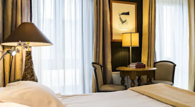 hotel Regis, Rezervați Hotel Laguiole Aveyron
