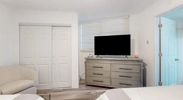 Daytona Hawaiian Inn 431, Забронировать Дом для отпуска Дейтона-Бич Daytona Beach Area, рядом с Церковь для автомобилей в Дейтона-Биче