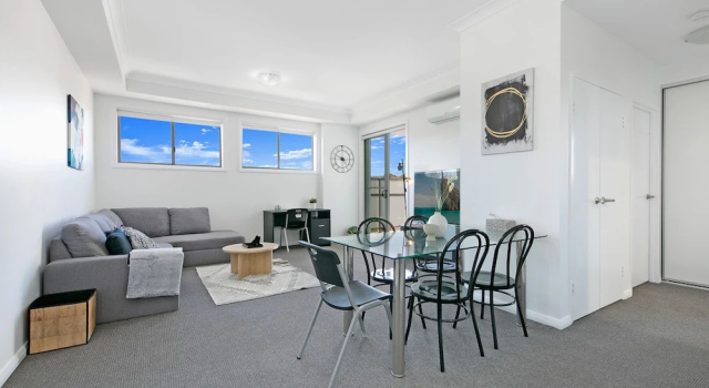Апартаменты с 2 комнатами с балконом Wentworthville 2 Bedrooms Apartment with Free Parking by KozyGuru