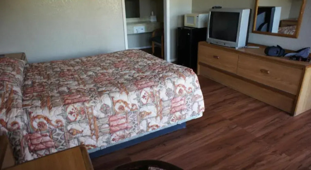 Standard Yhden hengen huone Executive Inn & Suites