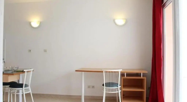 Appartement La Rochelle, 1 pièce, 2 personnes - FR-1-246-140, Rezerwuj Apartament Hotele w Charente-Maritime z basenem, Basen