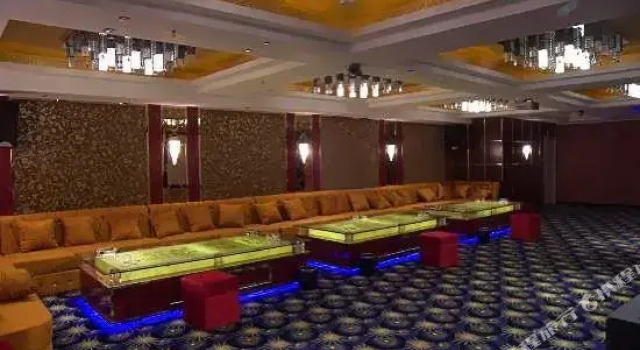 Jinxing Huafu Hotel, Book Hotel Hoteller i Dezhou med parkering, Parkering