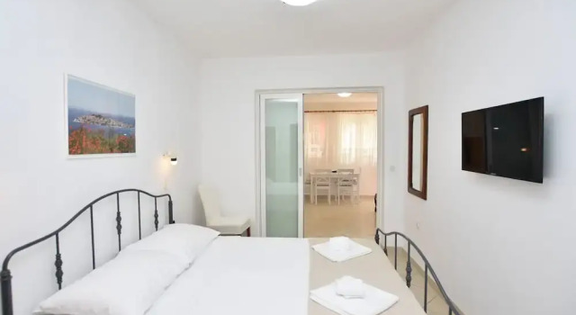 Apartments Eva, Забронировать Апартаменты/квартира Апартаменты Примоштен, рядом с Общественный Пляж Порат, Апартаменты/квартира