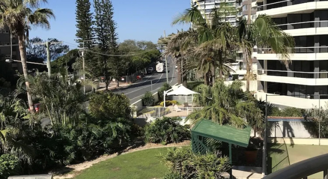 Апартаменты Deluxe Norfolk Luxury Beachfront Apartments Gold Coast