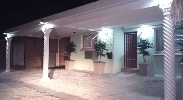 Peace Love and Joy Self Catering Units, Забронировать Отель Отели и гостиницы Порт-Элизабет, Отель