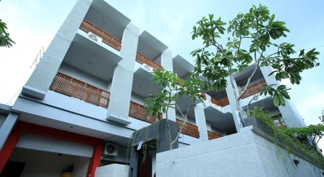 RedDoorz Near Raya Petitenget, Rezervovat Hotel Hotely v Bali s bazénem, Bazén