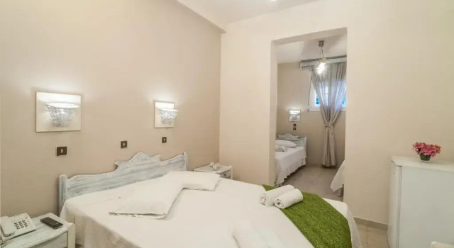 Четырёхместный номер Standard Amaryllis Hotel