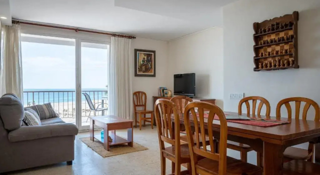 At111 torremar ii, Забронировать Отель Отели в центре Торредембарры, в центре, Парковка