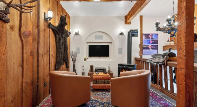 Pines Stone by AvantStay, Забронировать Дом для отпуска Лейк-Эрроухед San Bernardino Mountains