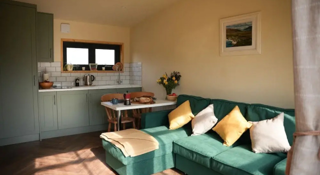 Cuilcagh Cabins, Book Feriehus Hoteller i Fermanagh County med parkering, Parkering