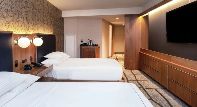 Четырёхместный номер Corner The Charter Hotel Seattle, Curio Collection By Hilton