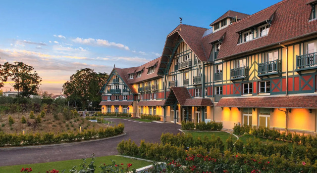 Renaissance Paris Hippodrome De St. Cloud Hotel