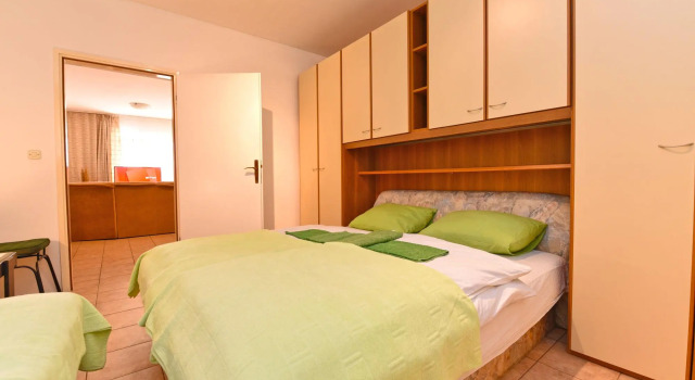 Apartment 1562