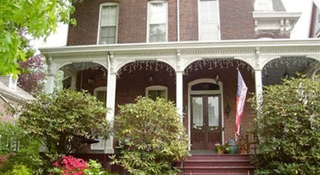 Hillard House Inn, Забронировать Отель Уилкс-Барре Горы Поконо