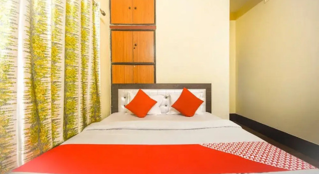 OYO 49183 Meera Guest House, Prenota Affittacamere Calcutta 