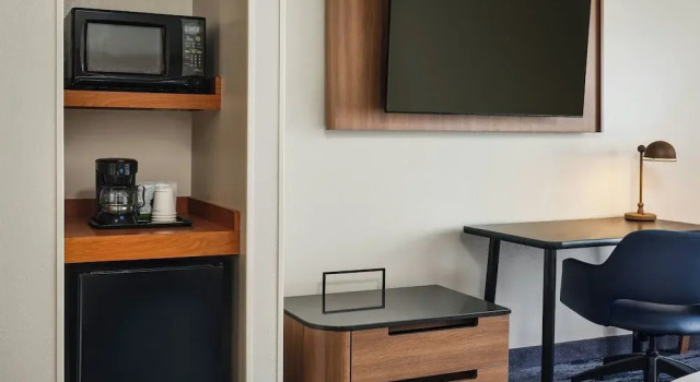 Двухместная студия Fairfield Inn & Suites by Marriott Gillette