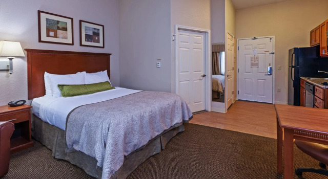 Двухместный люкс Candlewood Suites Deer Park by IHG