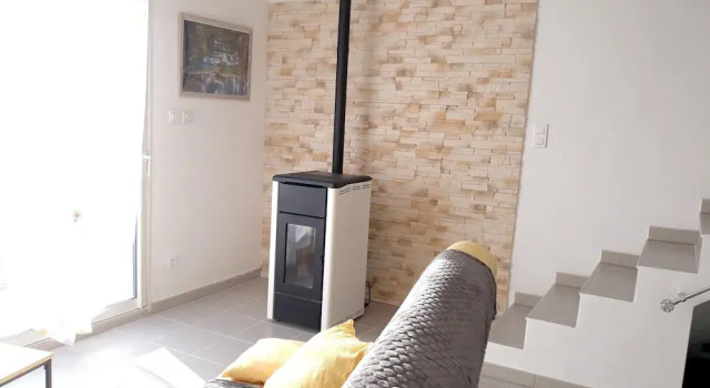 House with 2 Bedrooms in Pujaut, with Enclosed Garden And Wifi, Rezerwuj Dom wakacyjny Pujaut Gard