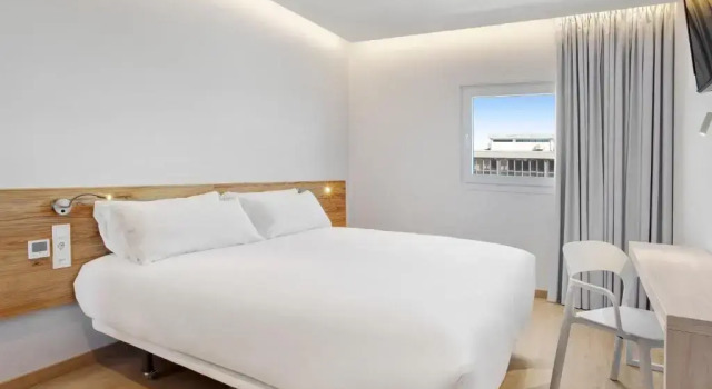 Двухместный номер Deluxe B&B HOTEL Porto Expo Aeroporto