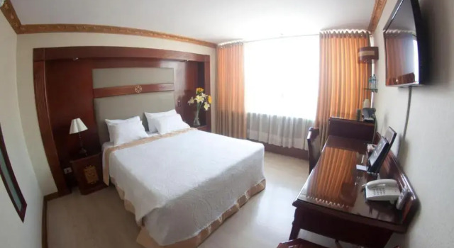 Полулюкс Hotel Oro Inn