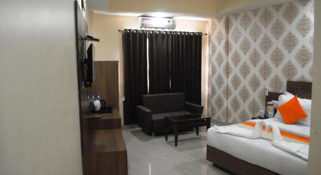The Vaishnodevi-Irctc Guest House, Забронировать Гостевой дом Отели Джамму и Кашмира с парковкой, Парковка