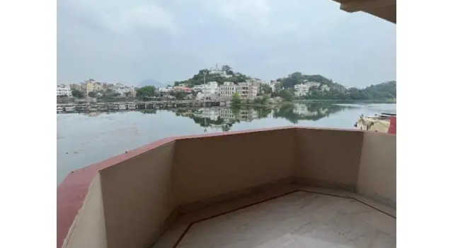 Номер Superior с балконом и с видом на озеро Rajdarshan - A Lake View Hotel in Udaipur