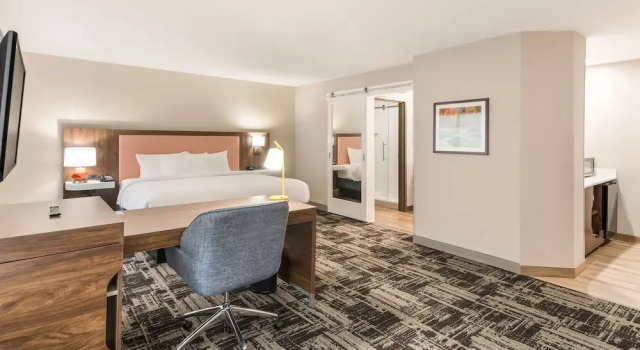 Студия Standard Hampton Inn & Suites By Hilton Benton Harbor