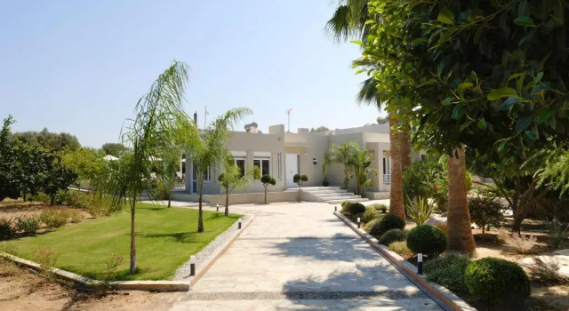Вилла с 3 комнатами Villa Periklis