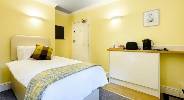Апартаменты 1 Riverside Apartments