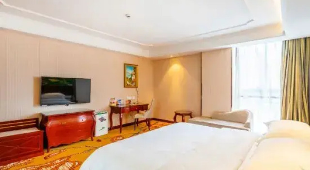 Люкс Deluxe Vienna Hotel Songjiang Wanda Guangfulin Road