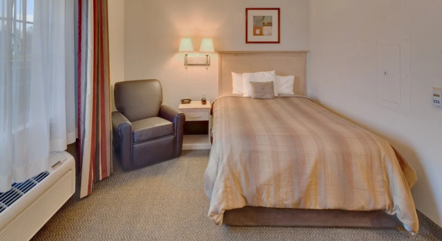 Люкс Candlewood Suites - Peoria at Grand Prairie by IHG