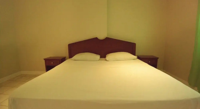 Pinneys Beach Hotel Nevis