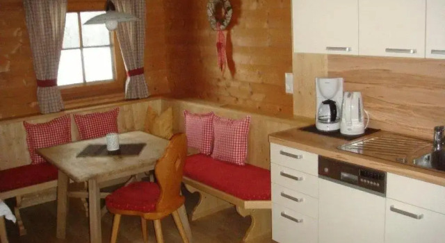 Апартаменты Wörglerhofs Hüttenapartments mit Kachelofen Farm Stay