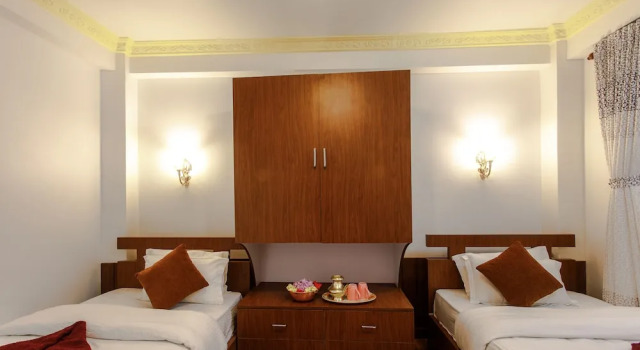 Кровать в общем номере Nepal Yoga Home - Adult Only
