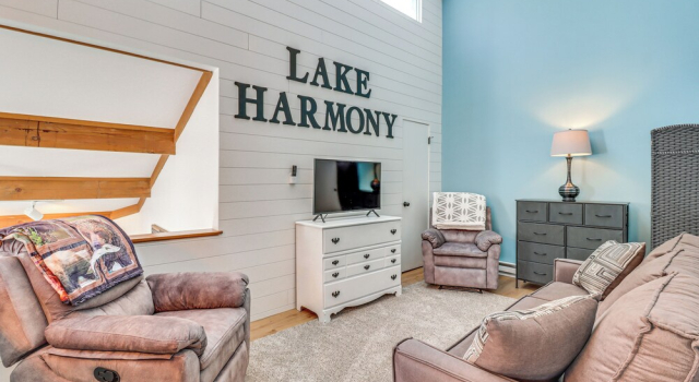 1 Mi to Big Boulder Mountain: Townhome W/gas Grill, Buchen Sie Ferienwohnung Lake Harmony Pennsylvania