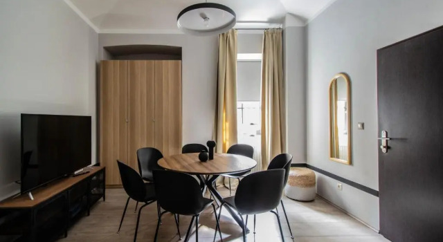 Stylish Apartments close to Eden Garden, Забронировать Апартаменты/квартира Отели Праги с парковкой, рядом с Намести Миру, Парковка