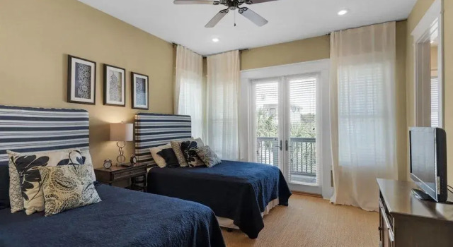 32 E Park Place Duplex #802