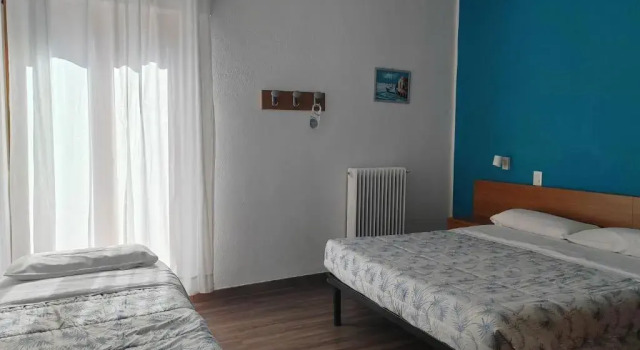 Трёхместный номер Standard с балконом Hotel Luisa