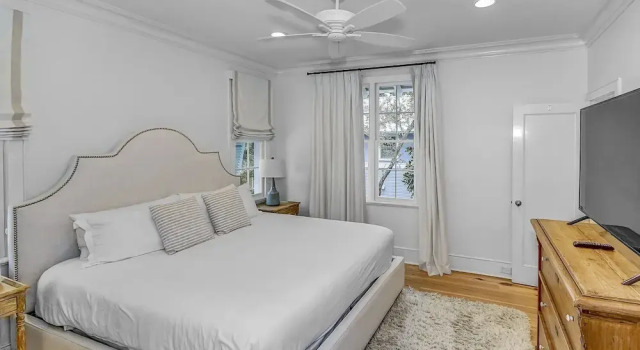 Коттедж Beautifully Remodeled "taste & Sea" 3br/3.5ba Steps From Beach/pools optional Carriage 3 Bedroom Cottage by RedAwning