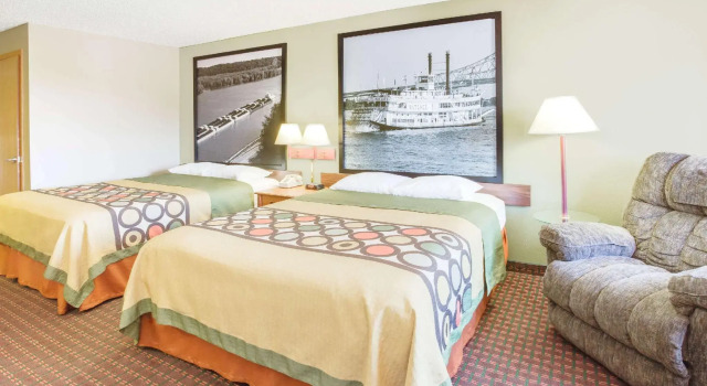 Четырёхместный номер Standard MainStay Suites LeClaire - Quad Cities