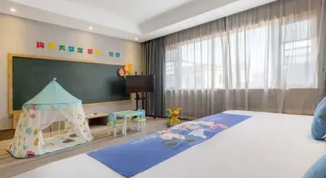 Семейный тент Huangting Hotel