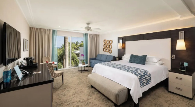 Двухместный номер Deluxe с частичным видом на океан The Palms Hotel & Spa