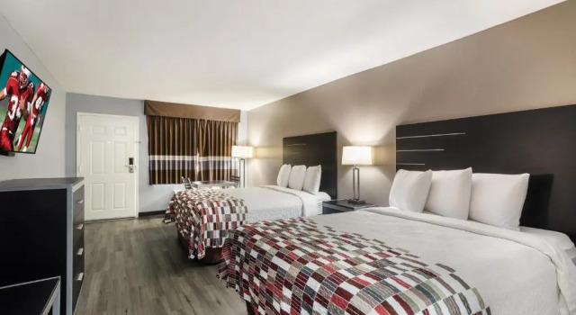 Четырёхместный номер Deluxe Red Roof Inn & Suites Athens, AL