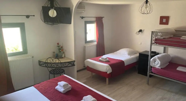 Standart aile oda Hostellerie De La Source