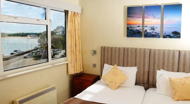 Номер Superior Dolphin Hotel