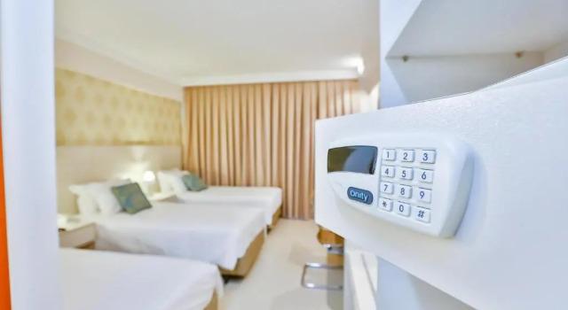 Трёхместный номер Standard Golden Lis Hotel Boutique