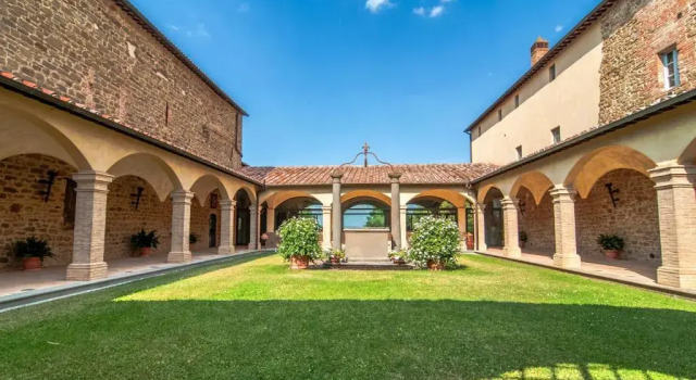 Agriturismo I Frati, Book Hotel Hoteller i Paciano med parkering, Parkering