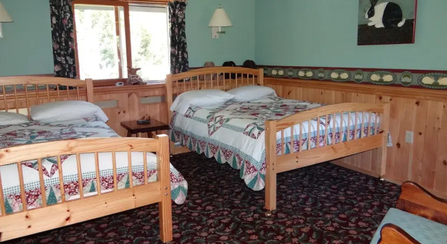 Четырёхместный номер Standard с видом на горы Blue Gentian Lodge at Magic Mountain
