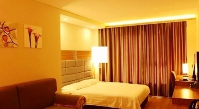 Huijia Business Hotel - Qingdao, Забронировать Отель Shibei District Циндао