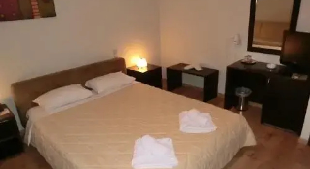 Iberis Hotel, Rezervați Hotel Hoteluri în Kozani Prefecture cu parcare, Parcare